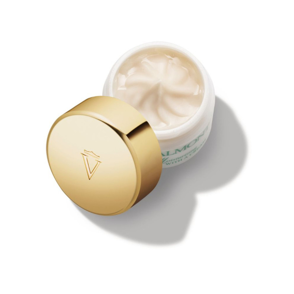 MOISTURIZING WITH A CREAM 50 ML
