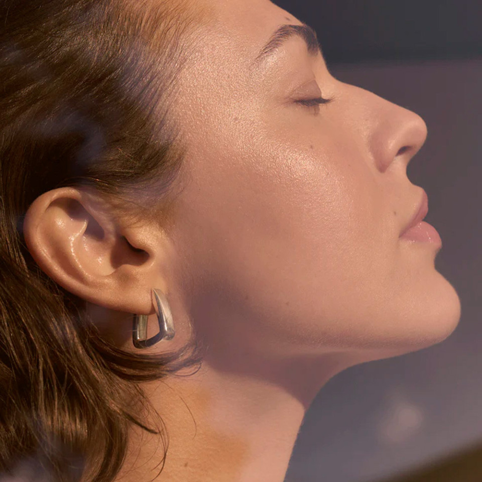 BASE GLOWING SPF10