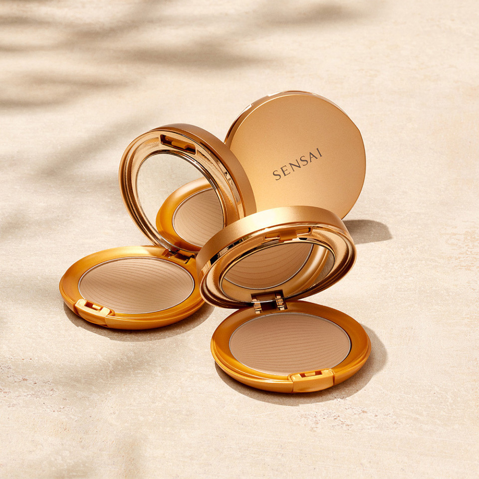 SILKY BRONZE NATURAL VEIL COMPACT SPF20
