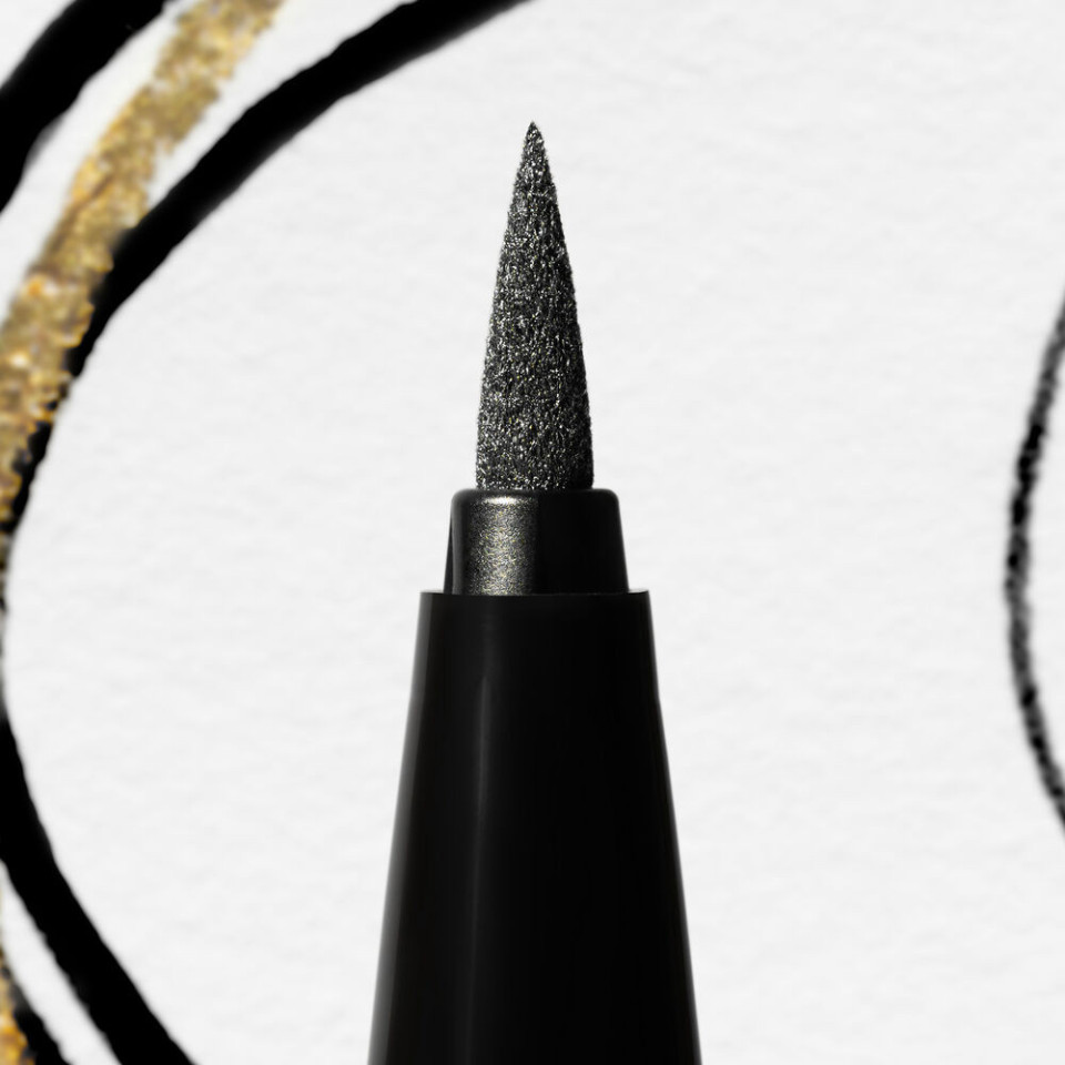 EYELINER LIGNE NOIRE